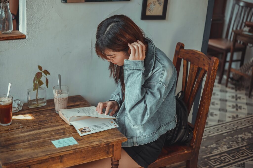 cafe, girl, book-5972490.jpg